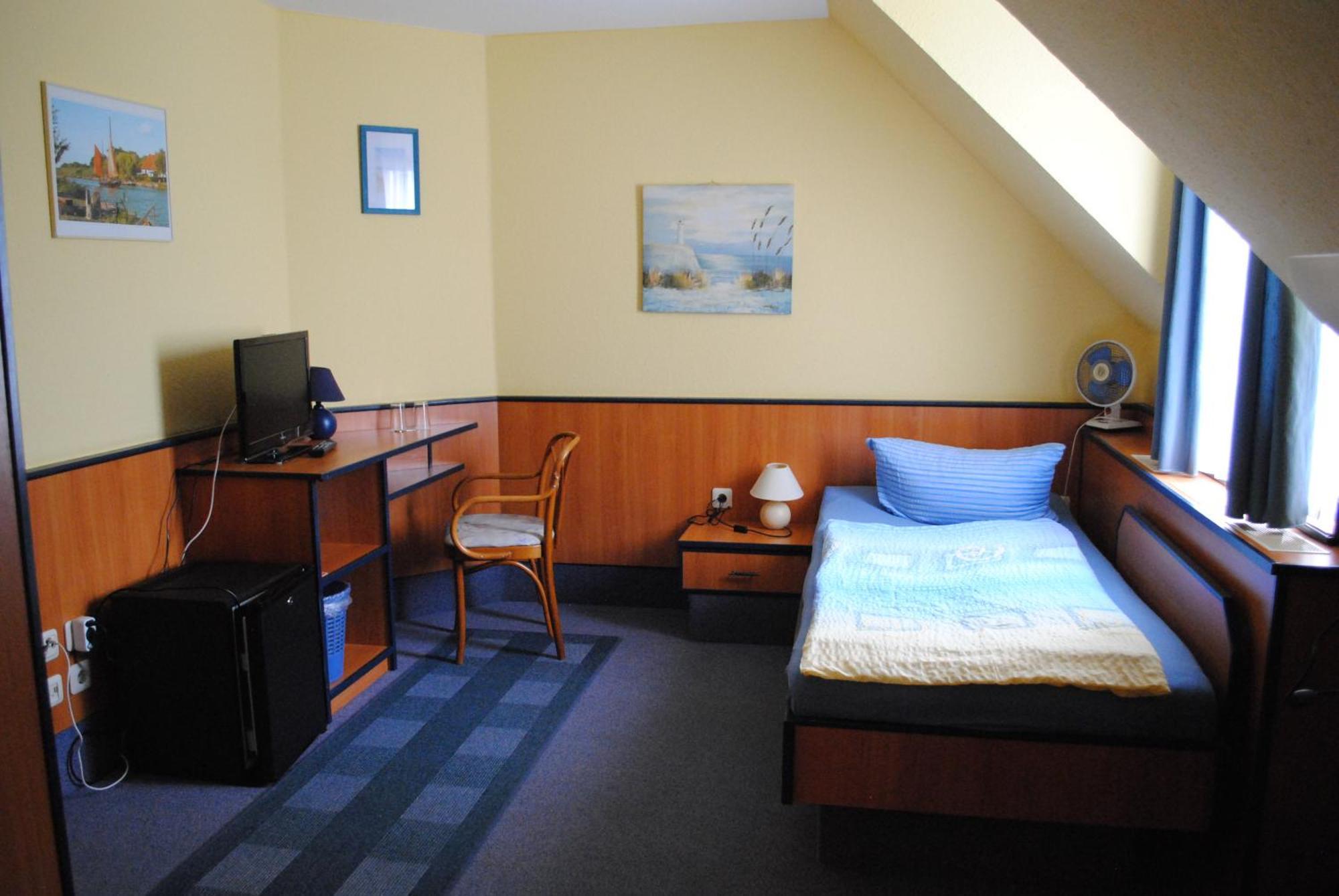 Haus Kathrin Hotel Zecherin Buitenkant foto